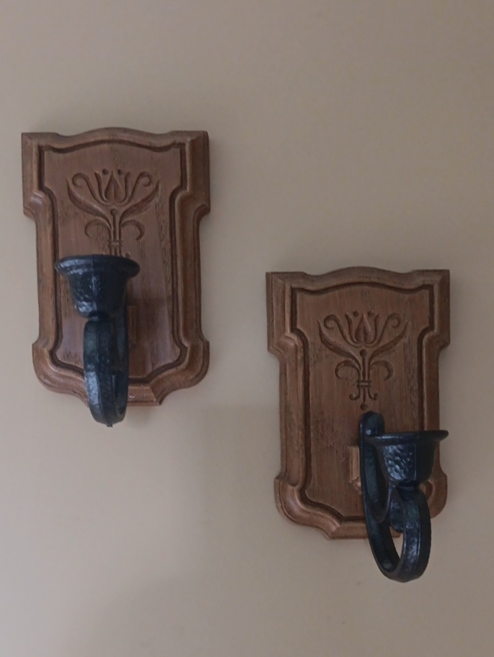 Pair (2) 1981 Homeco Wall Sconces. 7"H X 4 1/2"W X 5 1/2"D